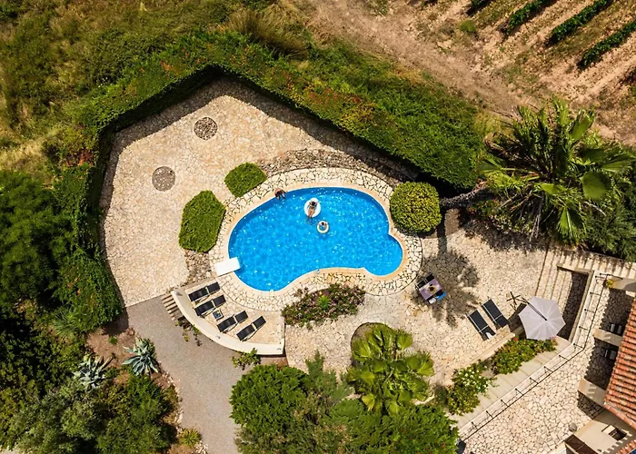 Ella Ella Vakantiehuis Beaufort (Herault)